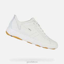 XV061850 ūkas y žmogus baltas Geox